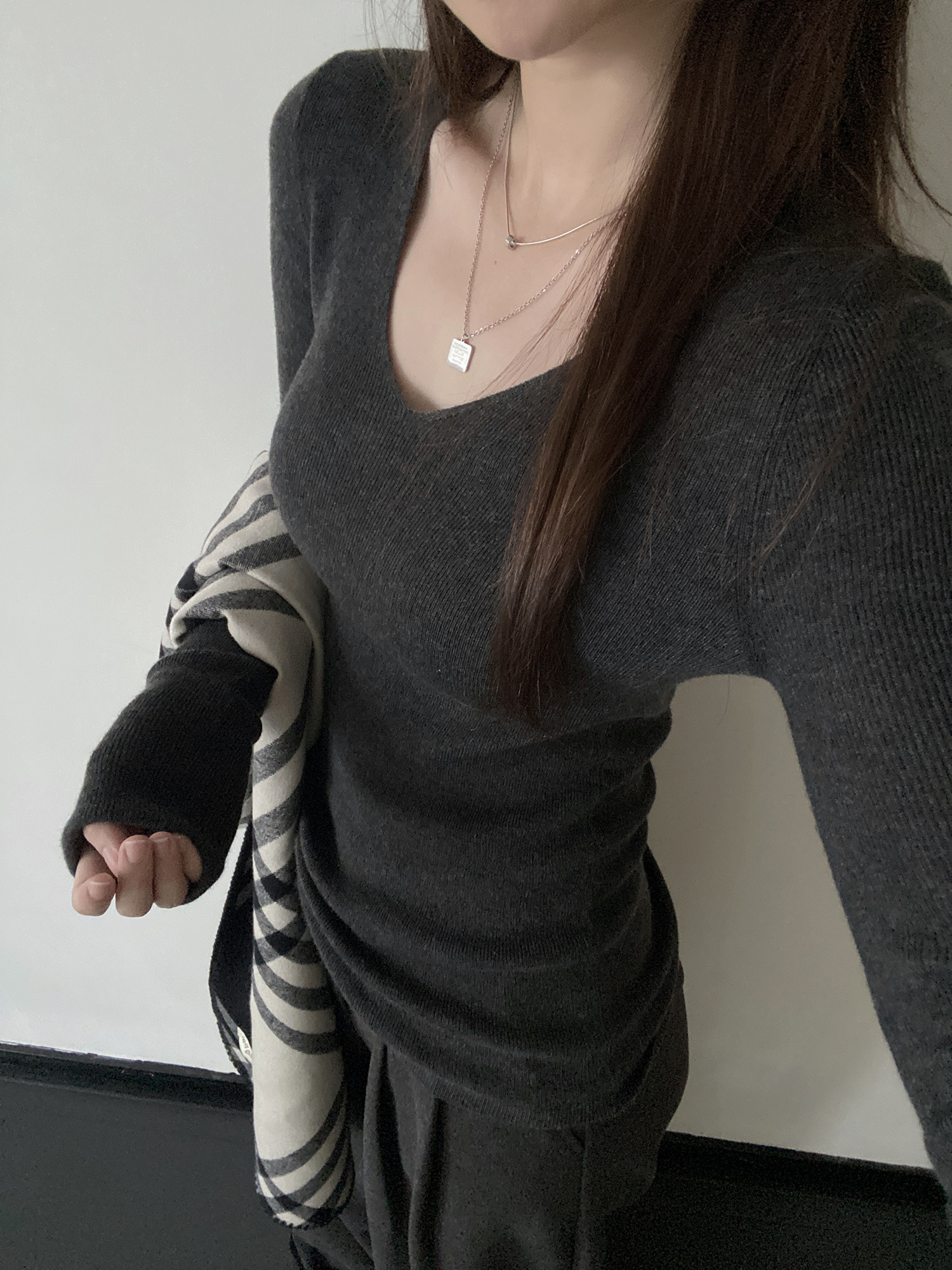 Women's Basic V-Neck Slim Fit Knit Cardigan Sweater